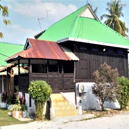Oyo Home 90495 Homestay Kampung Kota Aur Sungai Petani Eksteriør billede